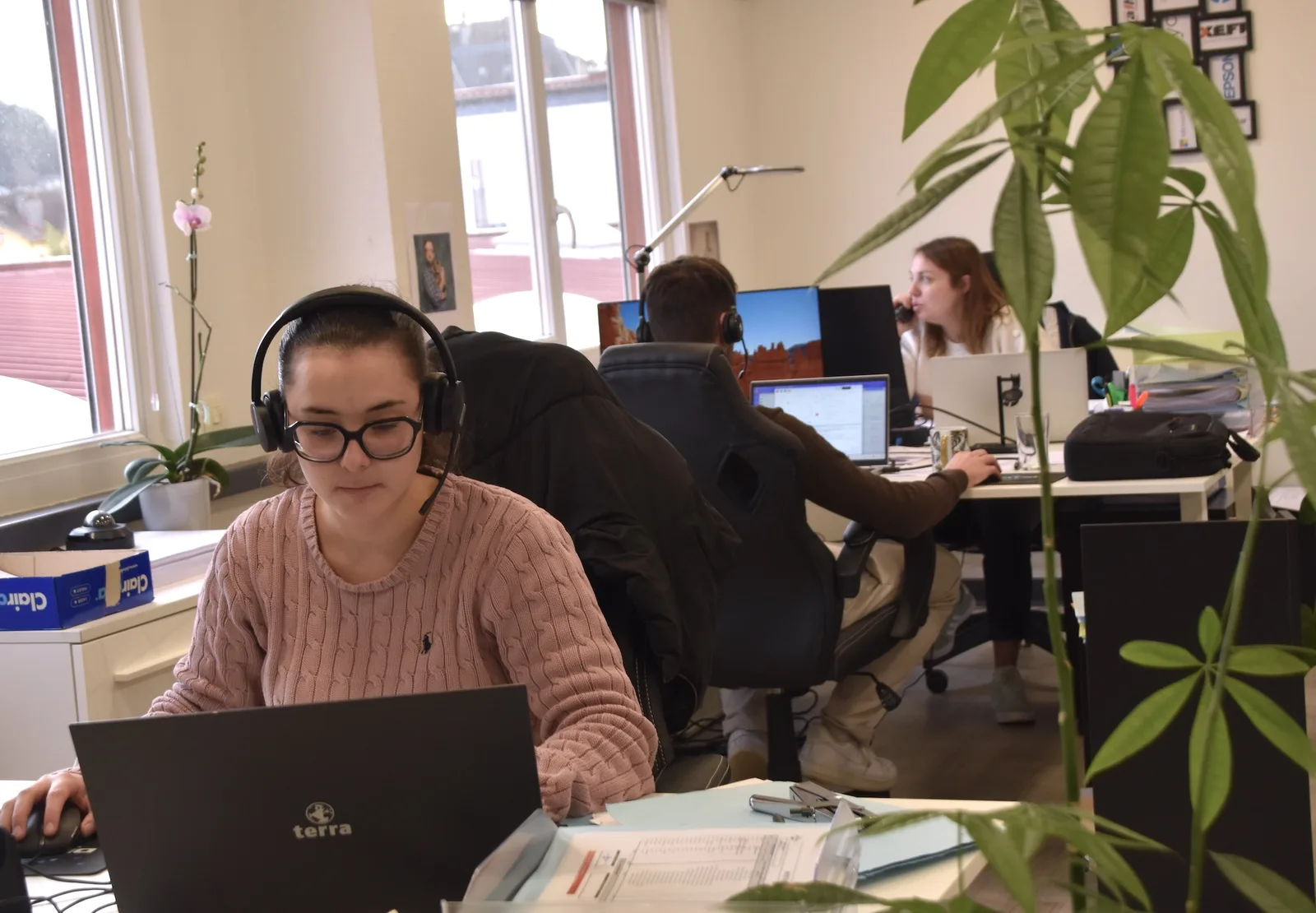 Une conseillère Digitel Solutions au téléphone